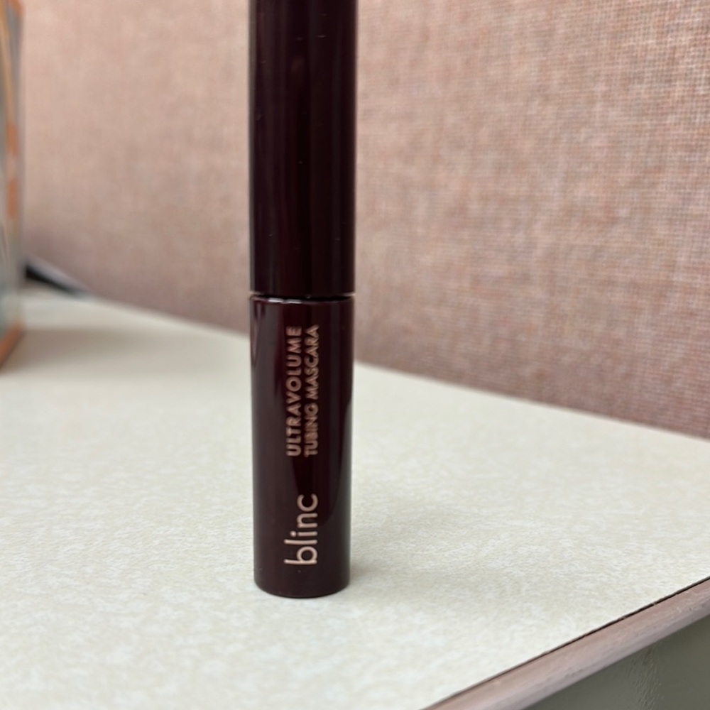 INC International Concepts Black Volumizing Mascara